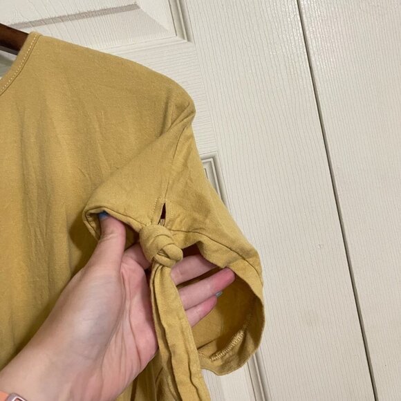 She + Sky Womens Mustard Yellow Smocked Tie Short Sleeve Mini Dress Medium - Picture 3 of 7